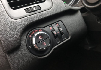 Подержанный автомобиль Opel Insignia Liftback 2010 года (14 фото)