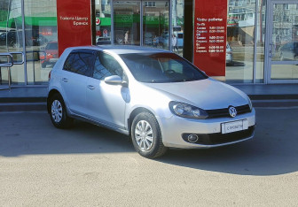Подержанный автомобиль Volkswagen Golf Hatchback 2011 года (3 фото)