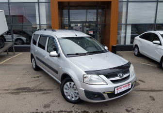 Подержанный автомобиль LADA (ВАЗ) Largus Wagon 2014 года (3 фото)