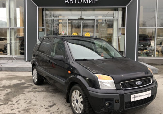 Подержанный автомобиль Ford Fusion 2008 года (3 фото)