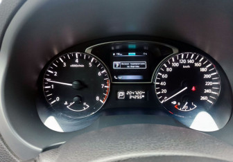 Подержанный автомобиль Nissan Teana 2014 года (13 фото)