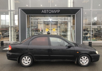 Подержанный автомобиль Kia Spectra Sedan 2006 года (4 фото)