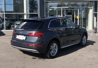 Подержанный автомобиль Audi Q5 2019 года (5 фото)