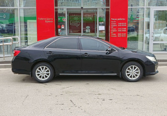 Подержанный автомобиль Toyota Camry Sedan 2012 года (4 фото)