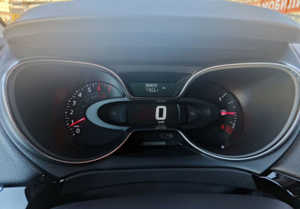 Подержанный автомобиль Renault Kaptur 2020 года (13 фото)