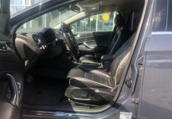 Подержанный автомобиль Ford Mondeo Sedan 2012 года (9 фото)