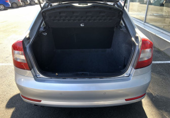 Подержанный автомобиль Skoda Octavia Liftback 2013 года (9 фото)