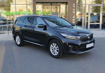 Подержанный автомобиль Kia Sorento 2019 года (3 фото)