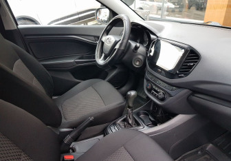 Подержанный автомобиль LADA (ВАЗ) Vesta Sedan 2016 года (9 фото)