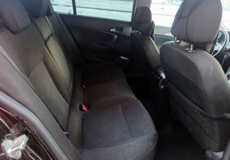 Подержанный автомобиль Opel Insignia Liftback 2014 года (16 фото)