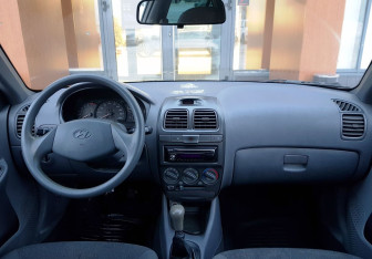 Подержанный автомобиль Hyundai Accent Sedan 2007 года (11 фото)
