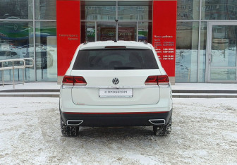 Подержанный автомобиль Volkswagen Atlas 2020 года (6 фото)