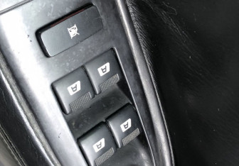 Подержанный автомобиль Peugeot 607 2001 года (12 фото)