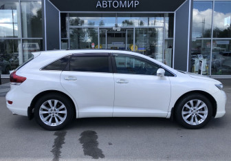 Подержанный автомобиль Toyota Venza 2013 года (4 фото)
