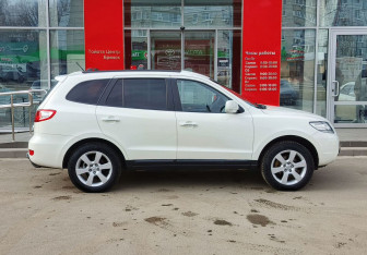 Подержанный автомобиль Hyundai Santa Fe 2009 года (4 фото)