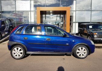 Подержанный автомобиль Opel Corsa 2002 года (4 фото)