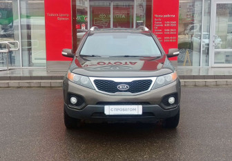 Подержанный автомобиль Kia Sorento 2011 года (2 фото)