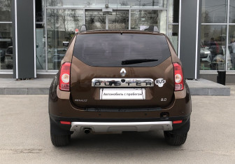 Подержанный автомобиль Renault Duster 2012 года (6 фото)