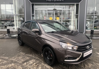 Подержанный автомобиль LADA (ВАЗ) Vesta Sedan 2019 года (3 фото)