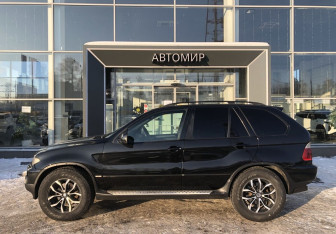 Подержанный автомобиль BMW X5 2006 года (8 фото)