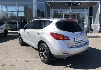 Подержанный автомобиль Nissan Murano Suv 2010 года (5 фото)