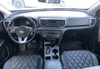 Подержанный автомобиль Kia Sportage 2020 года (10 фото)