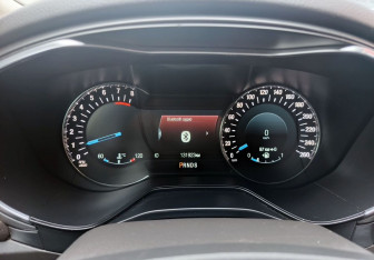 Подержанный автомобиль Ford Mondeo Sedan 2015 года (13 фото)