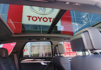Подержанный автомобиль Volkswagen Touareg 2020 года (18 фото)