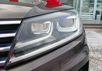 Подержанный автомобиль Volkswagen Touareg 2017 года (9 фото)