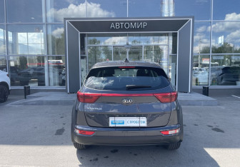 Подержанный автомобиль Kia Sportage 2018 года (6 фото)