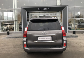 Подержанный автомобиль Lexus GX 2012 года (6 фото)