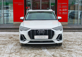 Подержанный автомобиль Audi Q3 2021 года (2 фото)