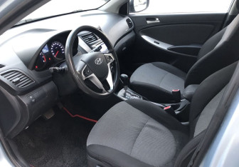 Подержанный автомобиль Hyundai Solaris Sedan 2012 года (9 фото)