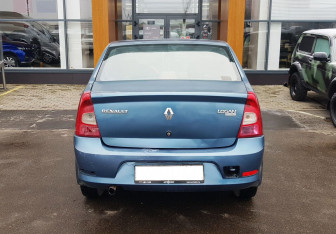Подержанный автомобиль Renault Logan Sedan 2011 года (6 фото)