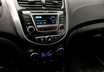 Подержанный автомобиль Hyundai Solaris Sedan 2016 года (15 фото)