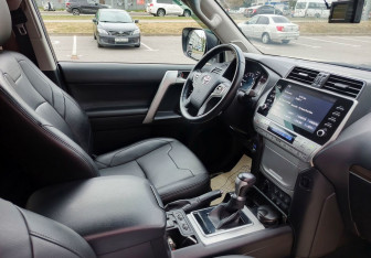Подержанный автомобиль Toyota Land Cruiser Prado 2020 года (14 фото)