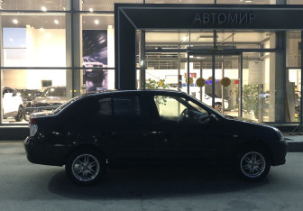 Подержанный автомобиль Renault Symbol 2008 года (4 фото)