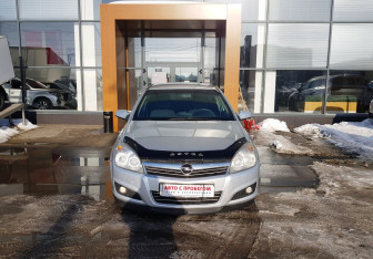 Подержанный автомобиль Opel Astra Hatchback 2007 года (2 фото)