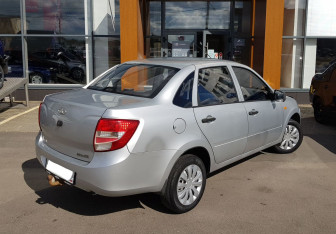 Подержанный автомобиль LADA (ВАЗ) Granta Sedan 2012 года (5 фото)