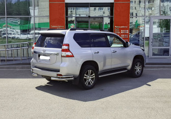 Подержанный автомобиль Toyota Land Cruiser Prado 2014 года (5 фото)
