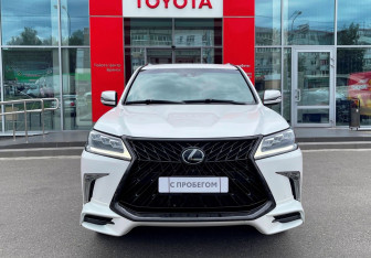 Подержанный автомобиль Lexus LX 2020 года (2 фото)