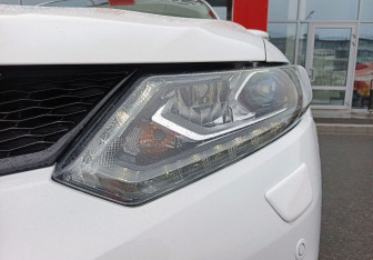 Подержанный автомобиль Nissan X-Trail 2017 года (9 фото)