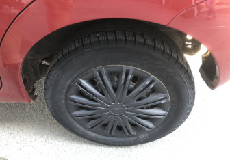 Подержанный автомобиль Chevrolet Aveo Hatchback 2006 года (15 фото)