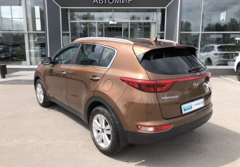 Подержанный автомобиль Kia Sportage 2016 года (7 фото)