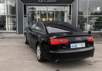 Подержанный автомобиль Audi A6 Sedan 2012 года (7 фото)