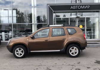 Подержанный автомобиль Renault Duster 2013 года (4 фото)