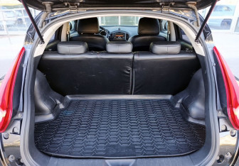 Подержанный автомобиль Nissan Juke 2013 года (12 фото)