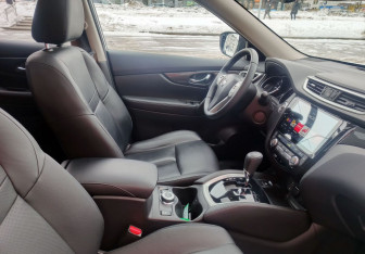 Подержанный автомобиль Nissan X-Trail 2017 года (13 фото)