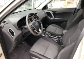 Подержанный автомобиль Hyundai Creta 2018 года (10 фото)