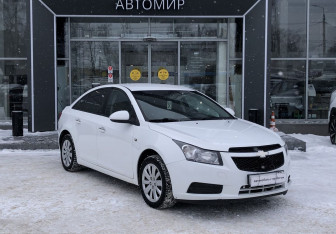 Подержанный автомобиль Chevrolet Cruze Sedan 2011 года (3 фото)